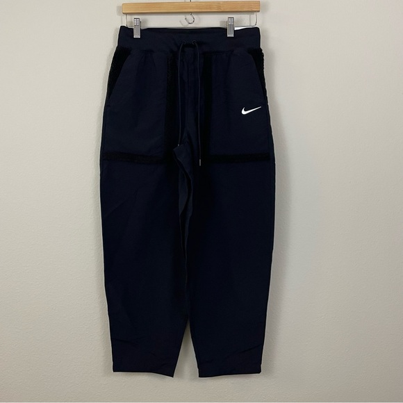 NWT Nike Black Faux Fur‎ High Rise Loose Fit Pants Size Medium - Picture 3 of 12
